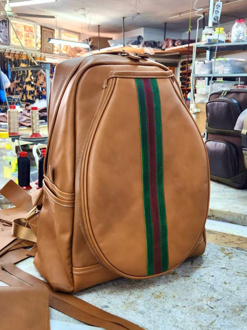 Zaino da Tennis in Pelle – Eleganza, Comfort e Grande Capacità