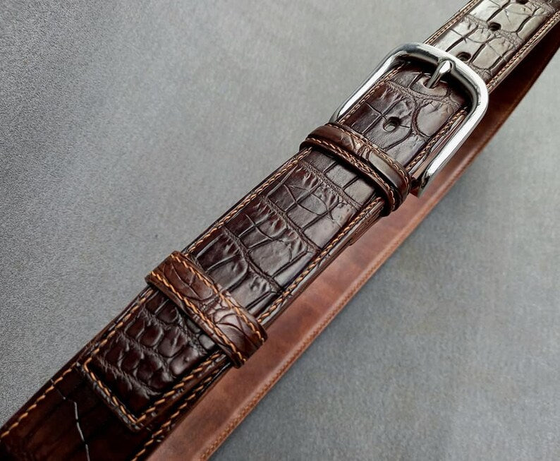 Cintura in Pelle Effetto Coccodrillo – Eleganza Classica e Finiture Premium
