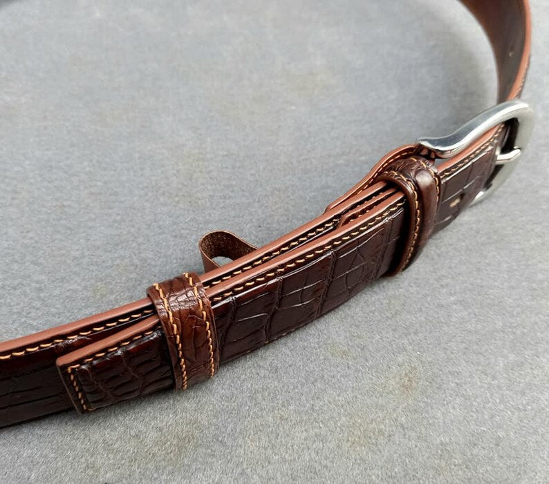Cintura in Pelle Effetto Coccodrillo – Eleganza Classica e Finiture Premium