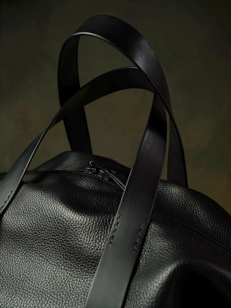 Borsone da Viaggio in Pelle Nera – Moderno, Capiente e Versatile