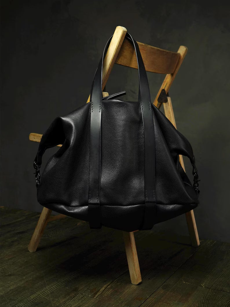 Borsone da Viaggio in Pelle Nera – Moderno, Capiente e Versatile