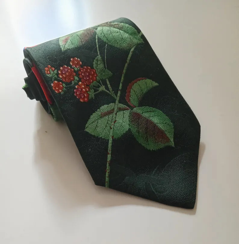 Cravatta Floreale Elegante – Fantasia Botanica dallo Stile Esclusivo