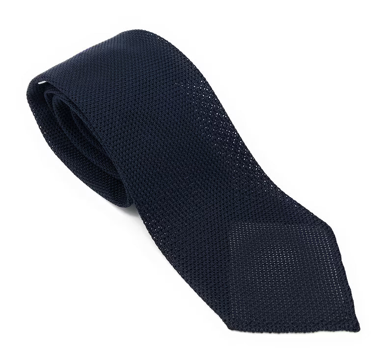 Cravatta in Maglia Elegante – Design Moderno e Stile Raffinato