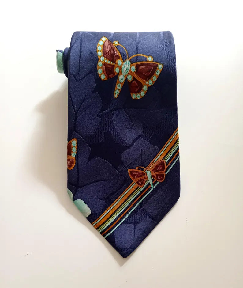 Cravatta Elegante con Fantasia Floreale e Farfalle – Design Artistico Premium