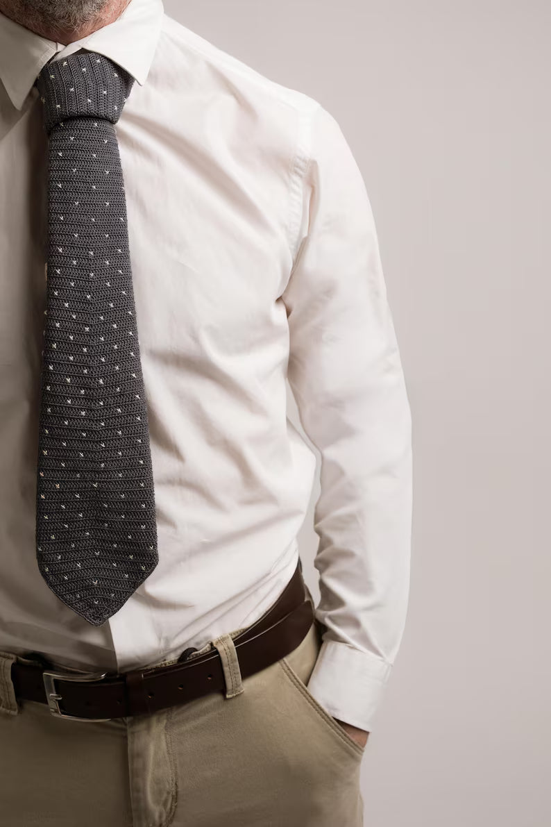 Cravatta Elegante con Pochette Coordinata – Stile Raffinato per Ogni Occasione