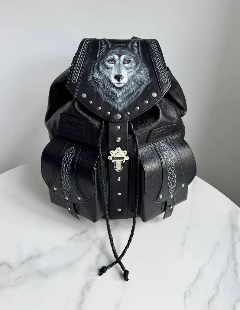 Zaino in Pelle Artigianale con Lupo Inciso – Stile Vintage Esclusivo