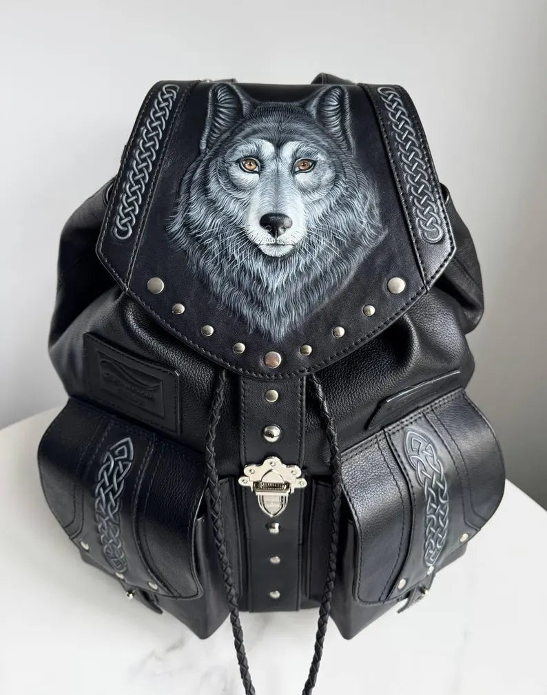 Zaino in Pelle Artigianale con Lupo Inciso – Stile Vintage Esclusivo