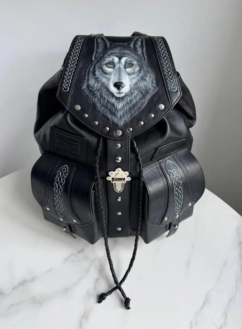 Zaino in Pelle Artigianale con Lupo Inciso – Stile Vintage Esclusivo