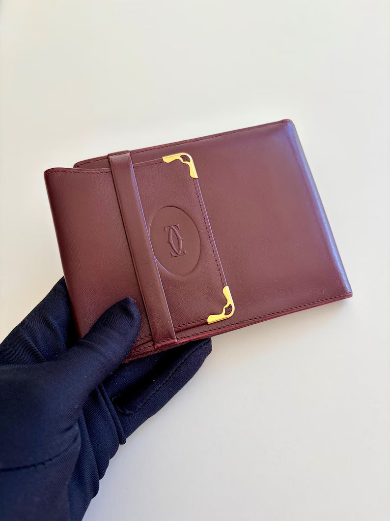 Portafoglio in Pelle Premium con Fascia Elastica – Elegante e Compatto