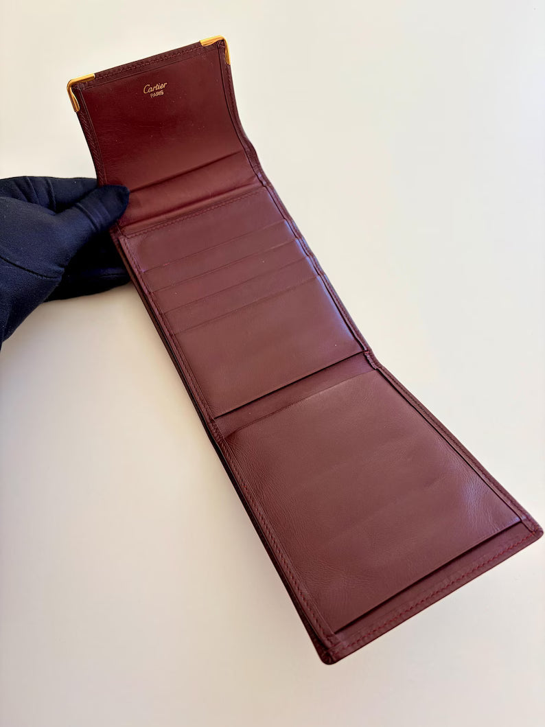 Portafoglio in Pelle Premium con Fascia Elastica – Elegante e Compatto