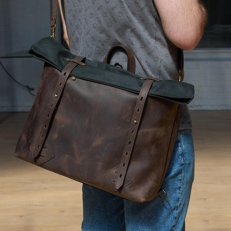 Zaino Roll-Top in Pelle e Tela Cerata – Vintage Elegante e Capiente